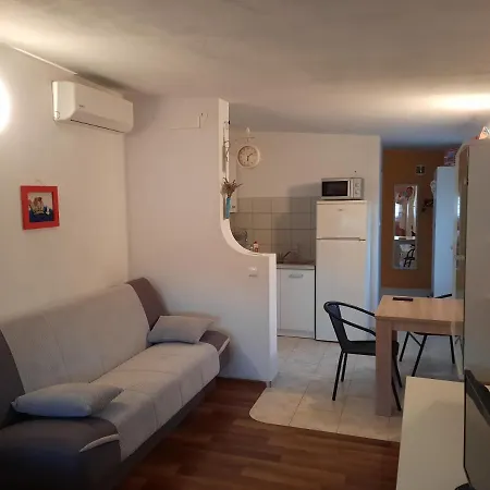 Ella Apartman Vrsi
