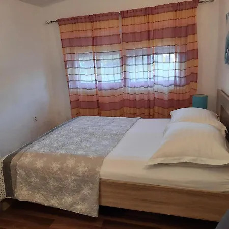 Ella Apartment *